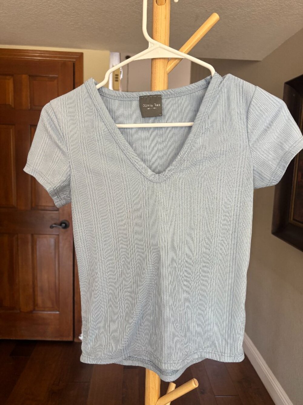 Olivia Rae New York Baby Blue Ribbed V-Neck Crop Tee Short Sleeve Size XS